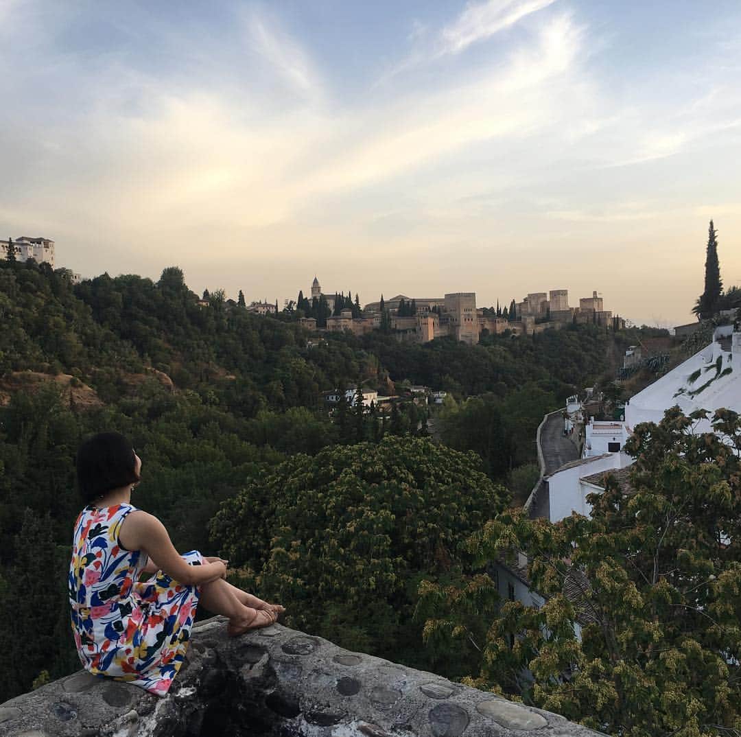久保田智子のインスタグラム：「夕刻の景色。 #アルハンブラ宮殿 #グラナダ #スペイン #alhambra #granada #spain」