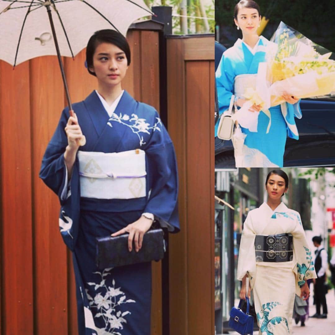 テレビ朝日「黒革の手帖」のインスタグラム：「. 番組HPでは、スペシャルコンテンツ「原口元子のファッション手帖」を公開しています💓 ぜひチェックしてみてください💋✨ 👘➡︎http://www.tv-asahi.co.jp/kurokawanotecho/fashion/0003/ . #黒革の手帖 #武井咲 #最強悪女 #原口元子 #ファッション #スタイリング #お着物 #着物 #日傘 #花束 @tsugumiw」