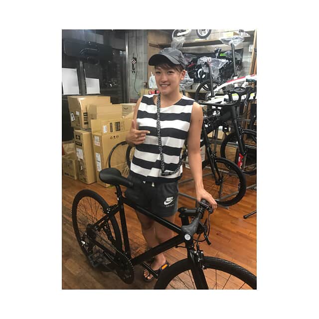 RENA（久保田玲奈）さんのインスタグラム写真 - (RENA（久保田玲奈）Instagram)「‪浅草のサイクルショップJiggyさんにメチャクチャ欲しかった自転車を提供いただきました(´ω`)❤️‬ ‪メチャクチャ素敵すぎる〜！‬ ‪本当にありがとうございました。これであちこち走り回る✨✨‬」8月27日 11時52分 - sb_rena