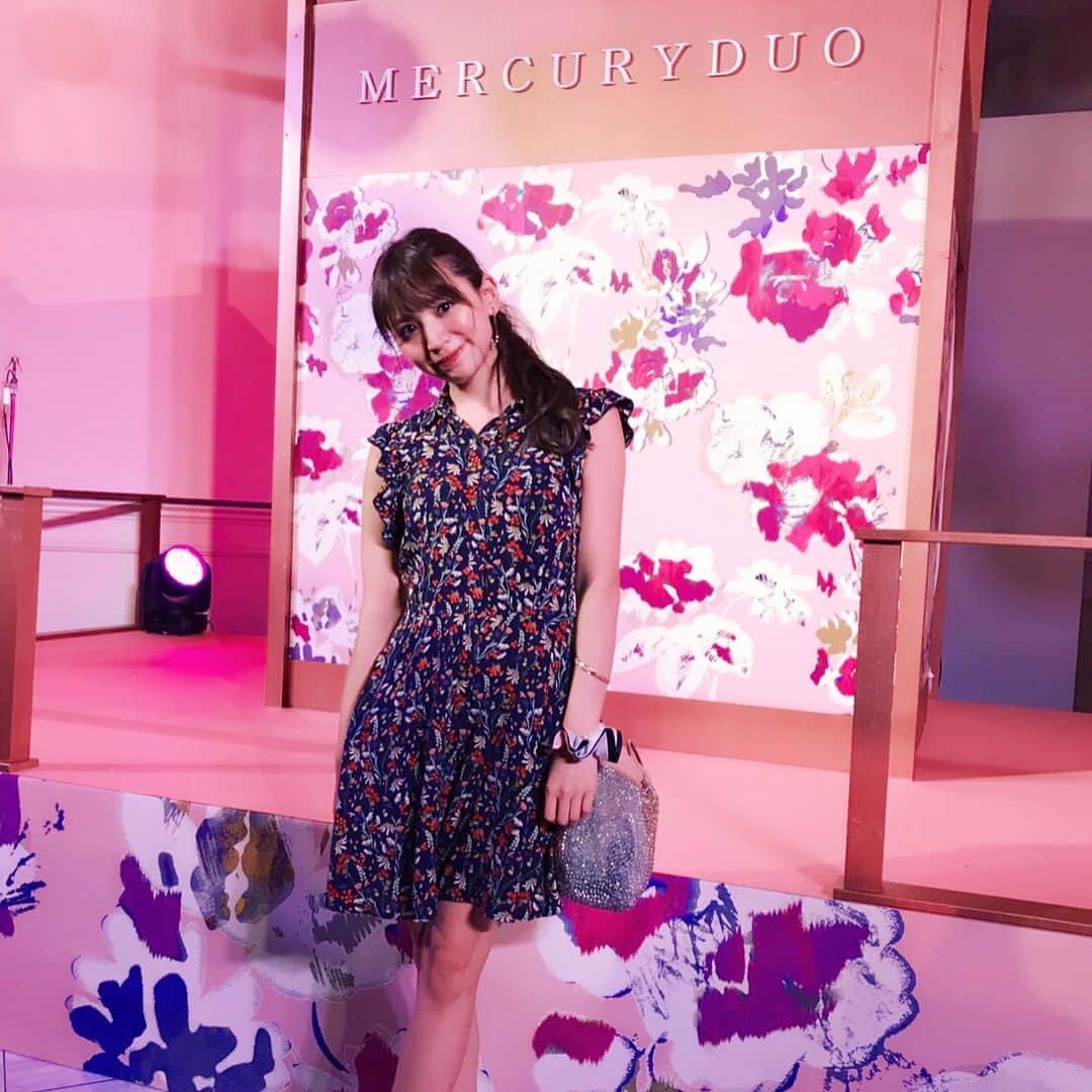 杉ありさのインスタグラム：「来年15周年を迎えるMERCURYDUOさんのMIDNIGHT GARDEN PARTYに参加させて頂きました🌸 とっても可愛い空間でした♬ いつも可愛いお洋服がたくさん！ 新しいラインも出るみたいで、ますますチェックですね❤✔️ #mercuryduo #midnightparty #fashion #fashionparty #thankyou #girls #girl #me #arisasugi #instalike #instalove #instafashion #love #fashionpost」
