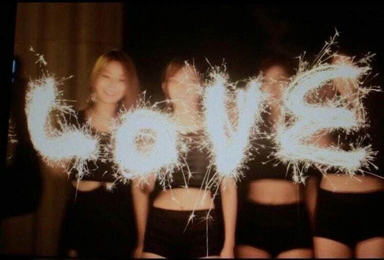 ミンヒ のインスタグラム：「Twinkles love Stellar too ❤」
