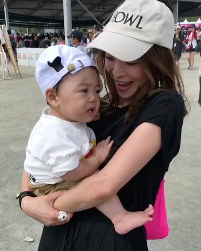 野尻美穂のインスタグラム：「昨日初めて会ったハルトくん👼 たまらなすぎるかわいさ😍❤❤ @gaku0307 @ueda_mai_ ❤ #野尻お酒一杯目の為顔赤い🤷🏼‍♀️ #Sweetloveshower2017」