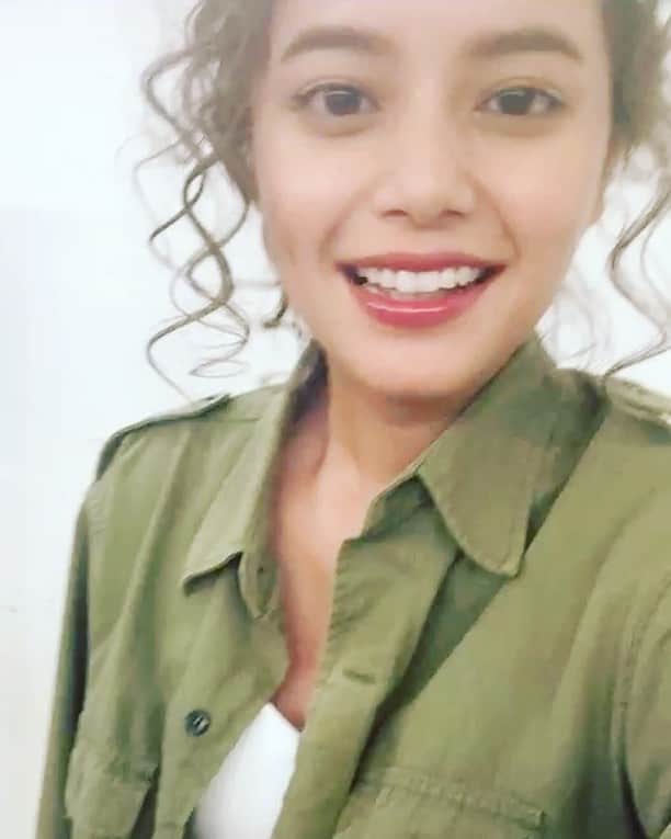 岸本セシルのインスタグラム：「告知ムービー🤣🙏❤️ ほんと喋るの苦手だけど、みんなに伝えたいのです‼︎笑  今回はオール撮り下ろし✨で、少しずつ撮影も進んでいます☺️🙌🏻 素敵なスタイルbookになりそう！！ 私物のアイテムを使ってセルフメイクをしたり、私服も沢山出てきます😊  予約受付開始した今日も沢山の方が予約してくれたという情報が😭😳✨❤️ 嬉しい〜💘ありがとうございます‼︎ まだまだ良い本になるように、頑張ります😤✊✨ #岸本セシル #るぅ本 #ルゥ本 #セシル10  予約受付は私のトップページから✨」
