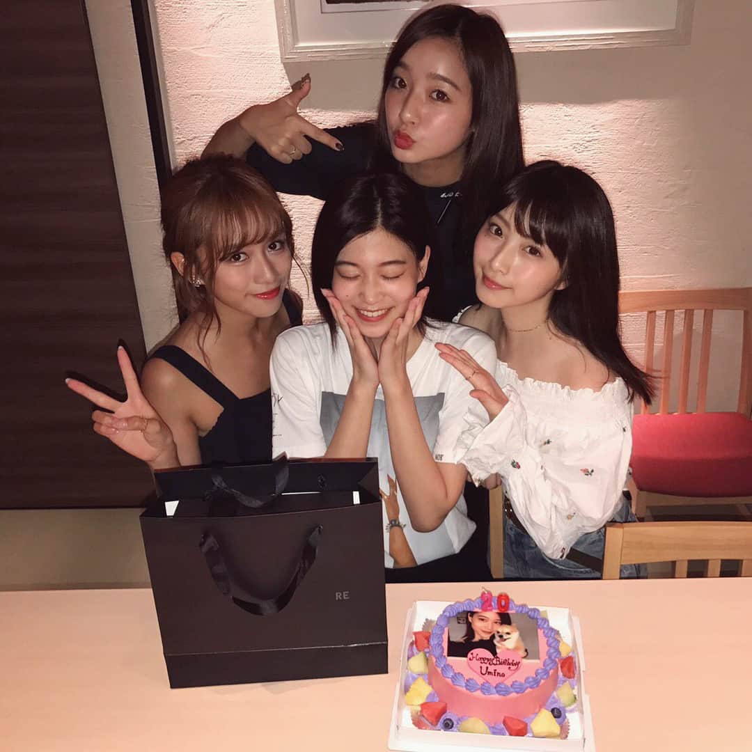 永井理子のインスタグラム：「うみの、誕生日おめでとうね🎂💗💜 タメ組の中で一番の２０歳！ サプライズ成功して喜んでもらえて、 大好きな仲間たちと一緒にお祝いできてよかった🙏🏻 #happybirthday」