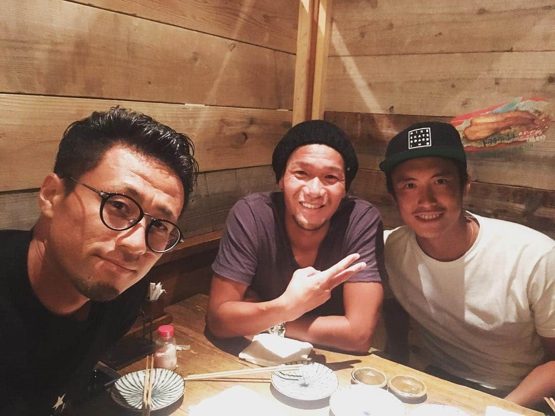 上里一将さんのインスタグラム写真 - (上里一将Instagram)「新加入、田鍋陵太の歓迎会！  #ロアッソ熊本 #上里一将 #岡本賢明 #田鍋陵太」8月28日 22時59分 - kazumasa_uesato20