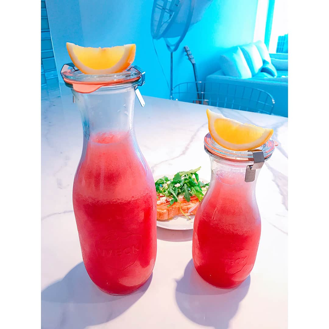 ローラさんのインスタグラム写真 - (ローラInstagram)「Home-made watermelon juice🍉🏝🔫✨」8月29日 6時38分 - rolaofficial