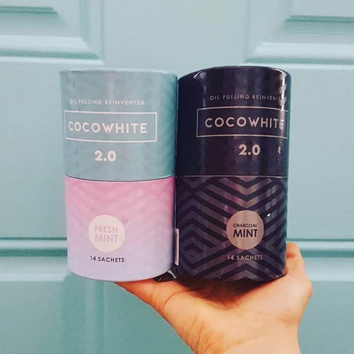 CocoWhiteのインスタグラム：「When you can't decide, get both 😁 Thanks for the snap @wholesome_mind_body」