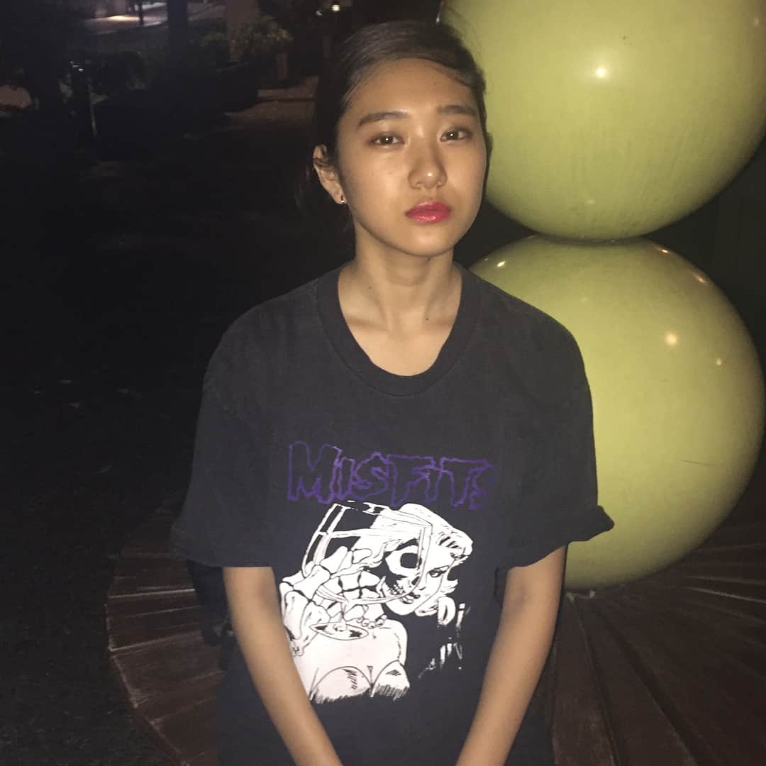 石川愛果のインスタグラム：「昔から１日24時間じゃ足りなーいって思う  時間が経つのも、歳とるのも スピード全然遅めたり止めたり出来ないから、もーってなる（語彙力） でも時間限られてるからこそきっと一瞬一瞬を無駄に出来ないし 大切に思えるんだろうね！  大切にしてるその刹那全部将来に繋がってほしい、、、欲張り笑  全部無駄じゃなかったって言えるように毎日頑張ろー💪🏻💪🏻笑  #photography #photo #me #model #happy #enjoy #fight #dream #girl #highschool #summer #summervacation #night #black #16歳」