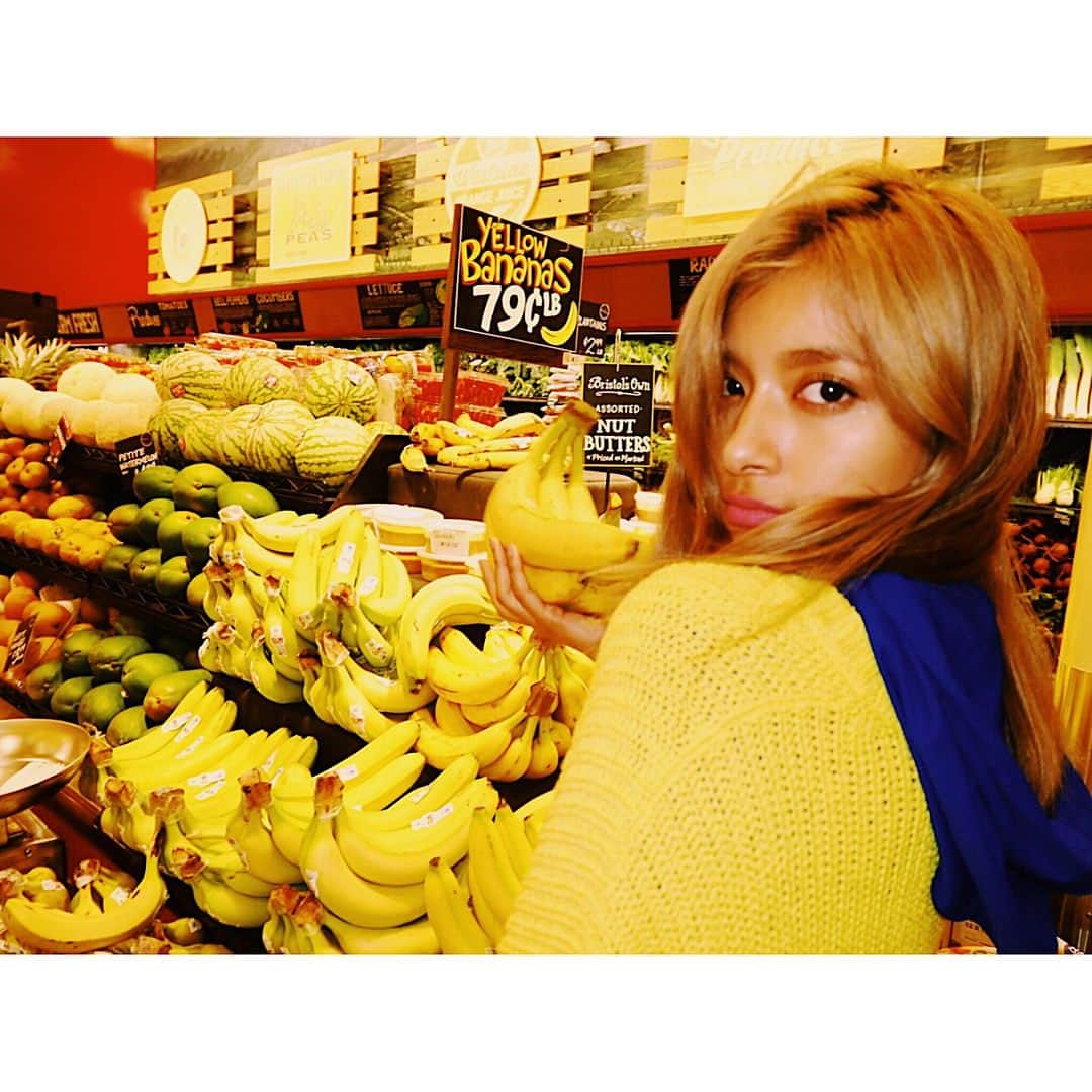 ローラさんのインスタグラム写真 - (ローラInstagram)「Bananananana🍌🍌🍌」8月29日 14時12分 - rolaofficial