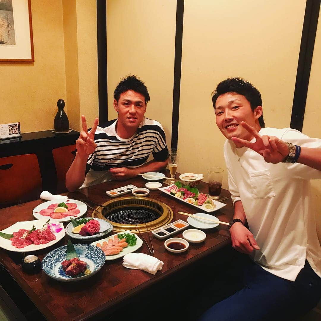 源田壮亮のインスタグラム：「初投稿！キムさんとご飯！ #仙台#焼肉#デート」