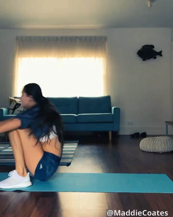 Maddie COATESのインスタグラム：「Sorry coach @therowse I know you said rest day but I couldn't help myself. Cheeky leg workout this afternoon and since I got a huge response from my last video I decided to film some of today's leg work out with you guys. I'll create videos targeting certain areas if you comment them below. Thanks for all the kind DMs! • • • •  @adidasau @adidaswomen @adidasrunning #motivation #workout #legs  #legworkout #determined #success #womenshealth #nevergiveup #easyexercise #legday #tracklife #tracknation #favsong #boost #boostvibes #vibes #fitspo」