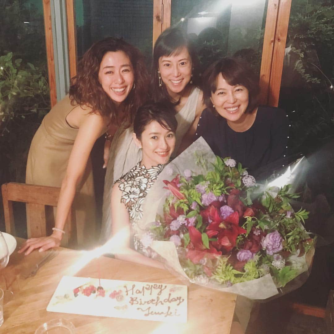 野沢和香さんのインスタグラム写真 - (野沢和香Instagram)「もはや家族みたいなお友達♡ 毎年笑い合って、 見守り合っていけて幸せ☺️♡！」9月14日 7時26分 - wakanozawa