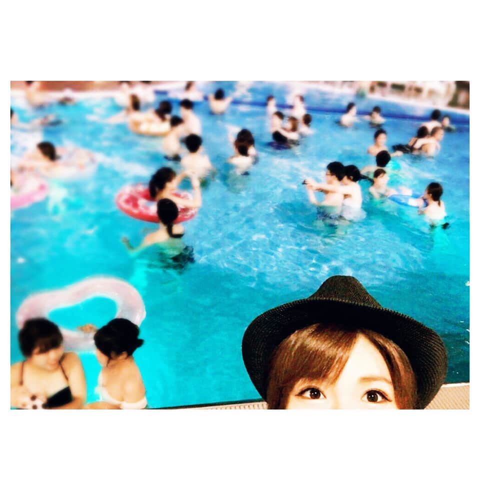 星野ナミのインスタグラム：「#夏の思い出 #2017 #newotani #pool #nightpool #gardenpool #ニューオータニ #サングラスはかりもの笑 ❤️」