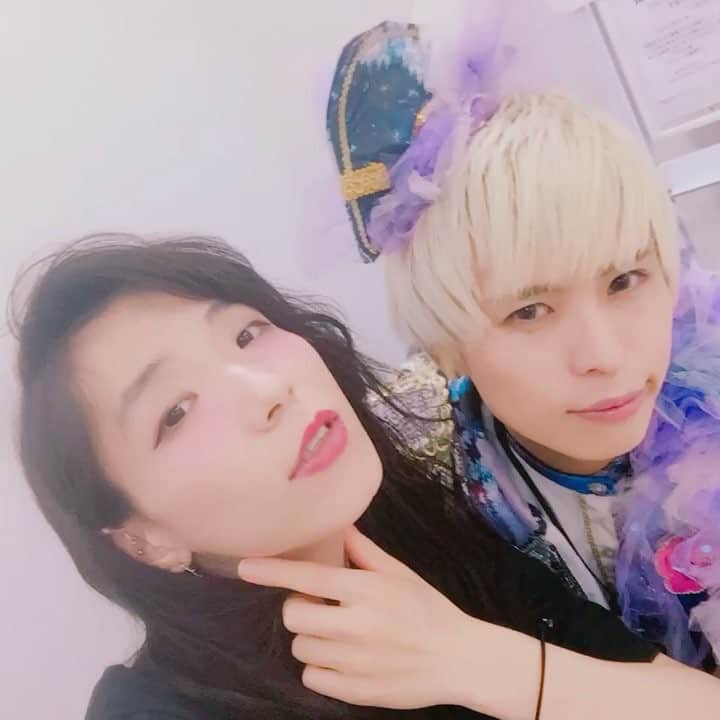 ぺいにゃむにゃむ【二丁目の魁カミングアウト】のインスタグラム：「白鳥さんすっかり元気です。 元気すぎです白鳥さん。  ほらね。」