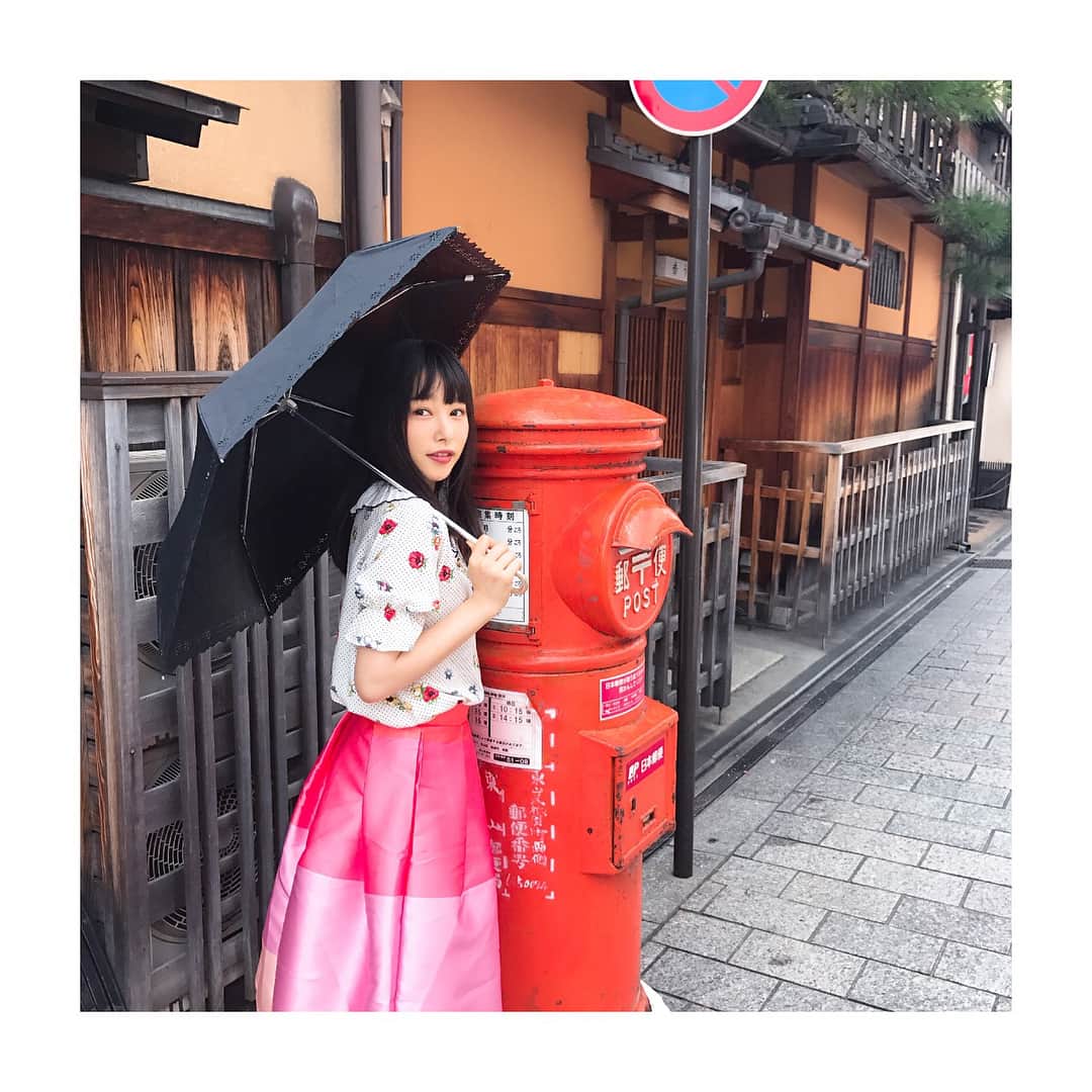 桜井日奈子さんのインスタグラム写真 - (桜井日奈子Instagram)「ありがとう京都((*´∀｀*))✨ 京都には浴衣を着た人がたくさんいてびっくりしました！ 浴衣で割引してくれるお店があるからみんな着てるのかなぁって思ったんですけど、 みんな写真を撮ったり、浴衣を着ることで京都の雰囲気を楽しんでる人がたくさんいました！  そして！わたしの大好きな卵焼き❤️ だし巻き卵があちらこちらで売られてました😍 またすぐいきたい京都🏃💨」8月30日 20時47分 - sakurai.hinako_official