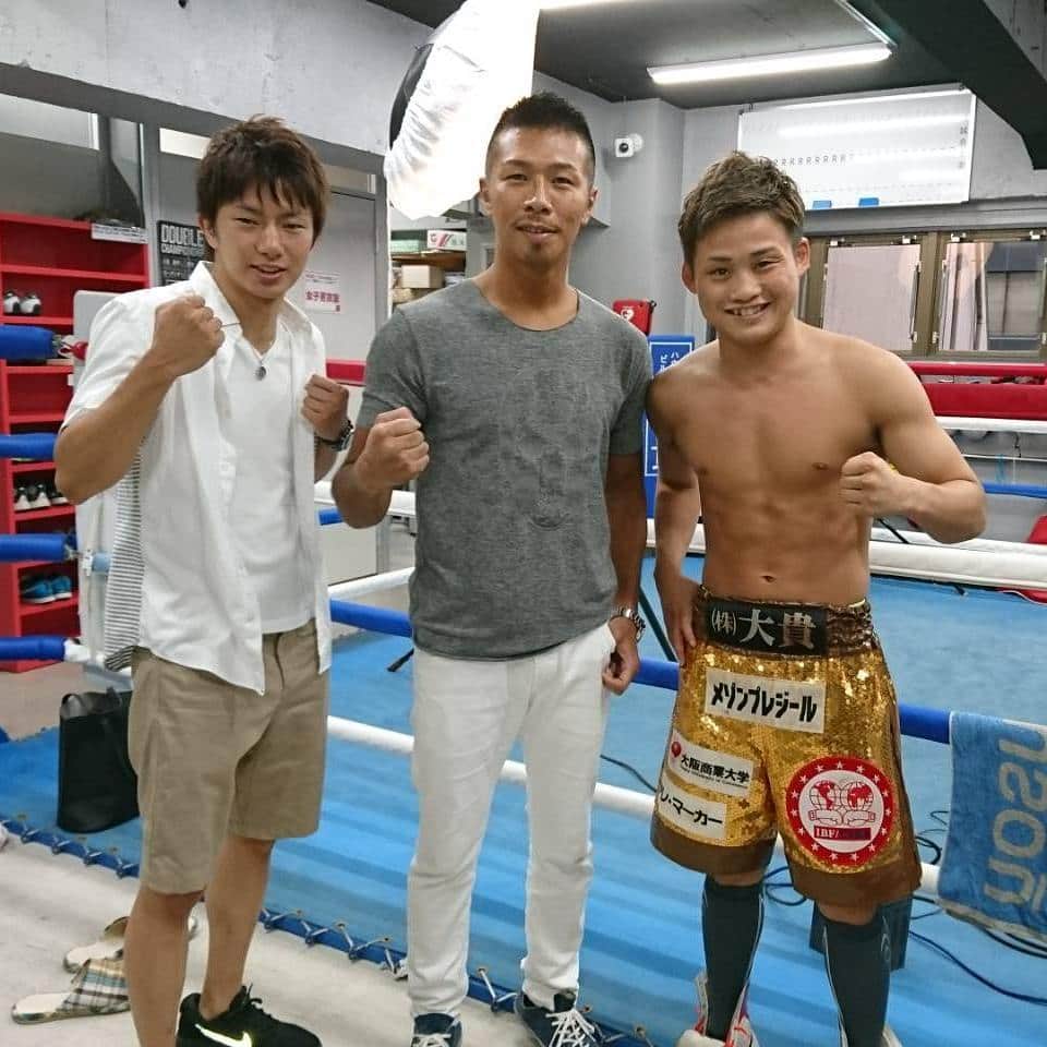 田口良一のインスタグラム：「今日は内山さんと京口と対談でした！ 来月15日発売のボクマガみてください！ #ボクシングマガジン #ボクマガ #15日発売日 #対談 #世界王者 #内山高志 #田口良一 #京口紘人」