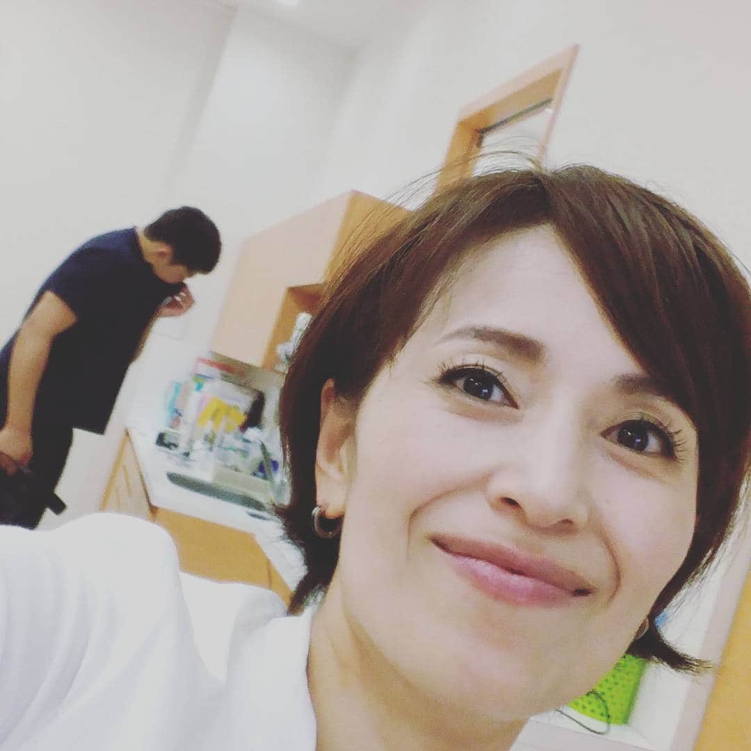 揚田亜紀のインスタグラム：「#牛久 #ヒナ歯科＆ケアクリニック #ただ今番組撮影中 #放送日決まったら宣伝しまーす！ #ヘアメイク自前 #前髪人生で1番成功してるかも笑  instagood ＃instadiary #instalike #instamood #instalove#instafollow#instapic#instaphoto#love#me#tbt#cute#happy#fun#beautiful#smile#girl#friends#picoftheday#webstagram#」