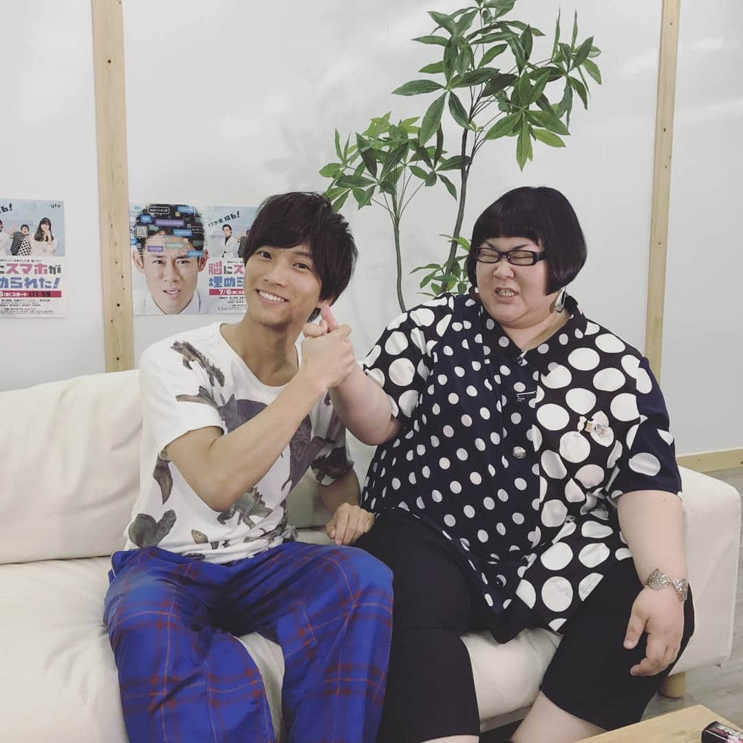 岡田龍太郎さんのインスタグラム写真 - (岡田龍太郎Instagram)「今日は脳スマ9話！安藤なつさんとリアルタイム実況します！😀 #脳スマ #脳にスマホが埋められた #メイプル超合金 #安藤なつ さん #ゆびずもう #笑ってるけど #なかなかの #激戦 #笑」8月31日 14時15分 - ryutarookada_official