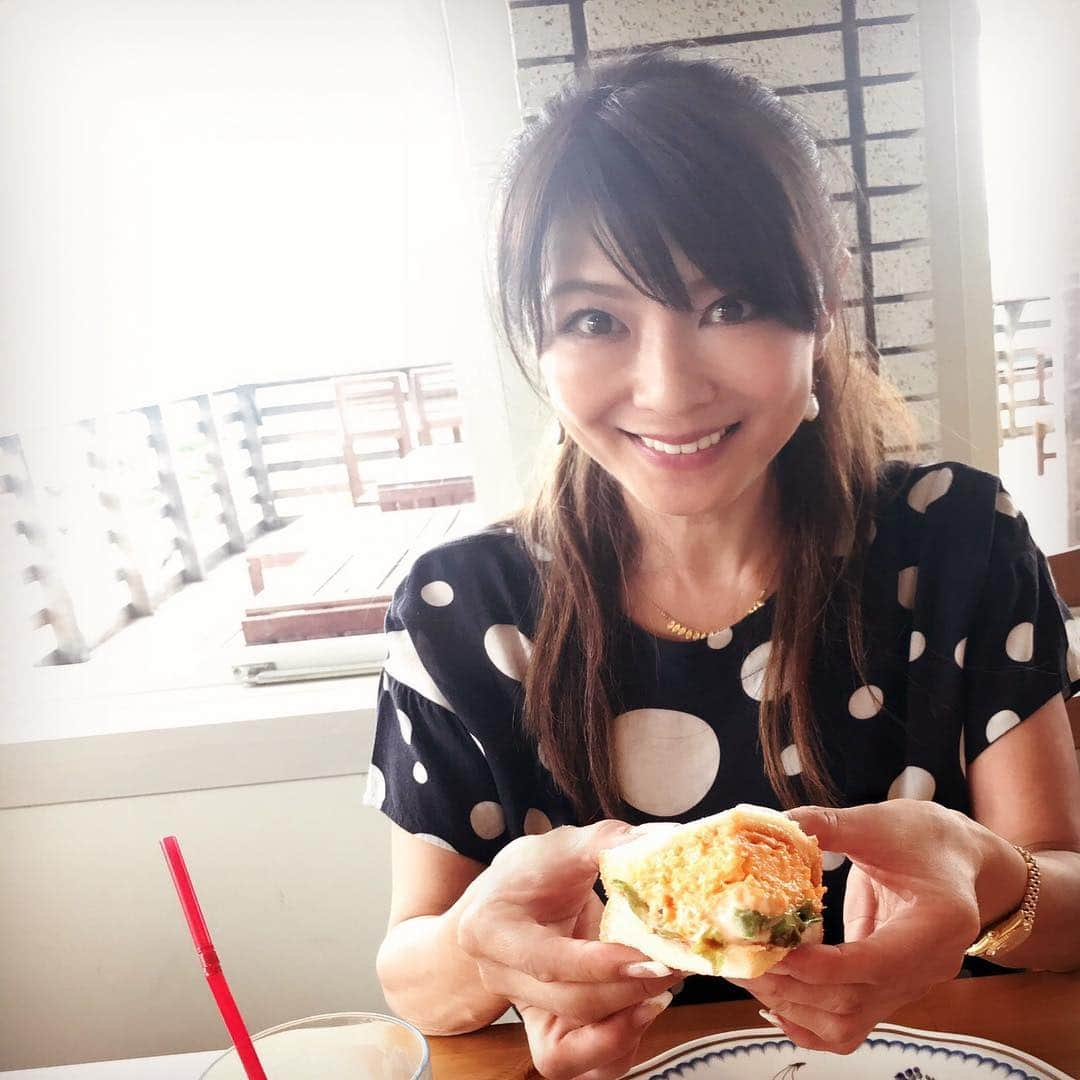 山田佳子さんのインスタグラム写真 - (山田佳子Instagram)「#大好物の  #たまごサンド #ふわとろ卵 #いただきます😋 #満足 #山田佳子」9月2日 17時03分 - yoshiko117