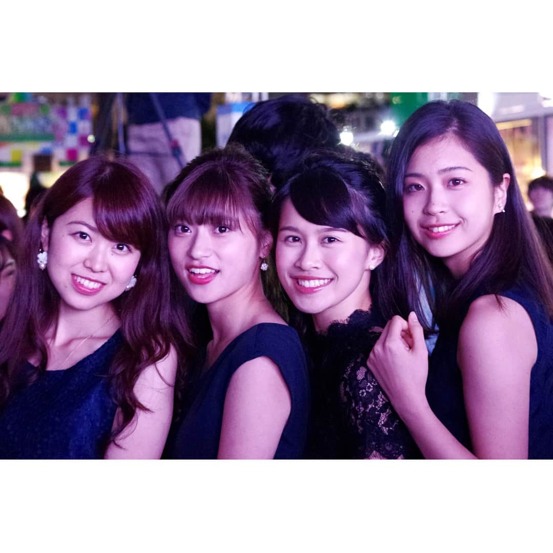 福岡真菜のインスタグラム：「TBSの赤坂サカス デリシャカスステージにて💓  今回の衣装は紺👗 こうしてミス学習院としての活動をできるのもあと2ヶ月と思うと、なんだか感慨深いです。  応援して下さる皆さま、コメントや投票いつも本当に本当にありがとうございます。 SNSでしか感謝の気持ちをお伝えできないことが残念ですが、少しでも活動や投稿を通してお伝えできればと思います！  5人での活動が私は大好きです！ これからもよろしくお願い致します✨  #missgakushuin #gakushuin #ミスコン #TBS #akasaka #赤坂サカス #navy」
