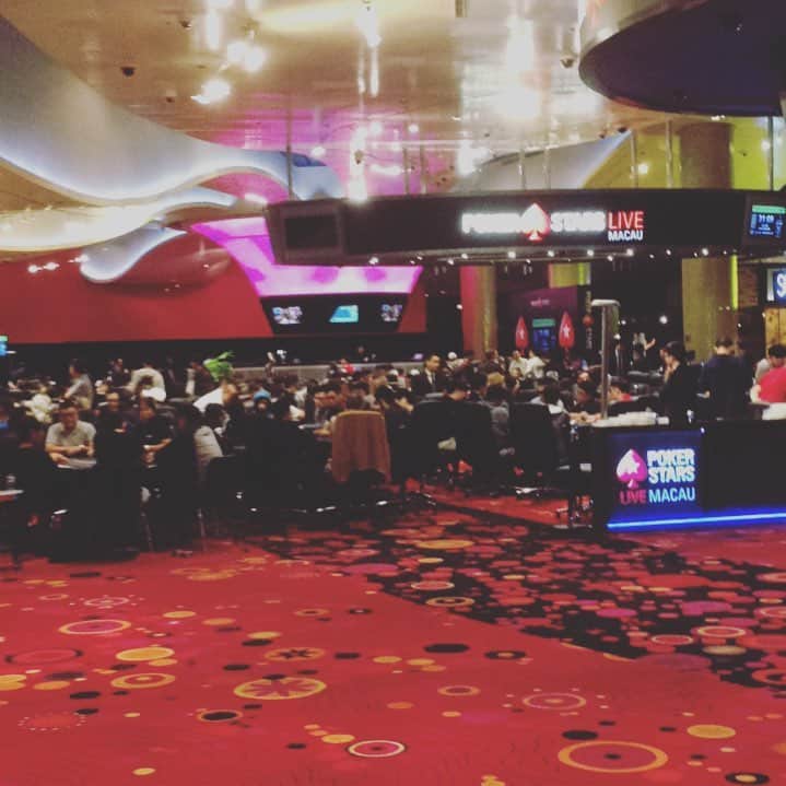のインスタグラム：「マカオのCity of dreamにてポーカースターズライブの大会 #MPC #cityofdream  #reddragon  #babydragon」