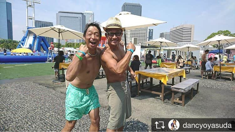 ウォーターパークbyハウステンボスのインスタグラム：「Repost from @dancyoyasuda @TopRankRepost #TopRankRepost #バッタリパイセン #大阪城ウォーターパーク  #パイセン #矢野兵藤矢野さん #団長安田 #団長 #安田大サーカス」