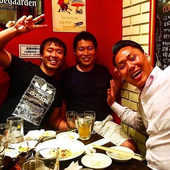 岩田慎司のインスタグラム：「久しぶり！楽しい会やった！ #meiji#subaru#きょず#akabane シーズンもあと少し。 ドラゴンズの応援よろしくお願いします。」