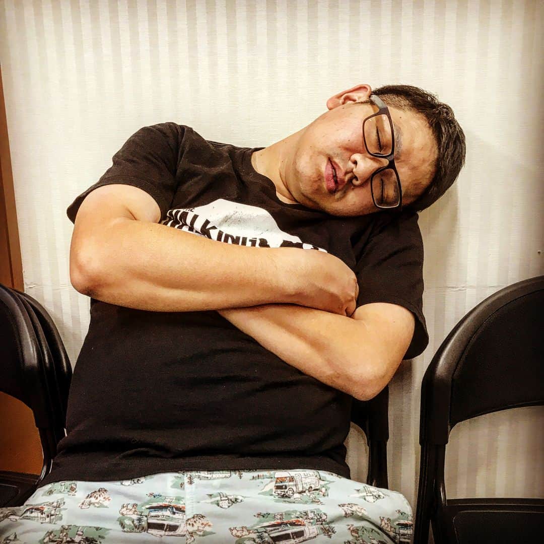 ノブ さんのインスタグラム写真 - (ノブ Instagram)「可愛いなぁ。 と ダメだこりゃ。 #ミキ #テレ朝 #イッテンモノ #観てねー！」9月3日 15時59分 - noboomanzaishi