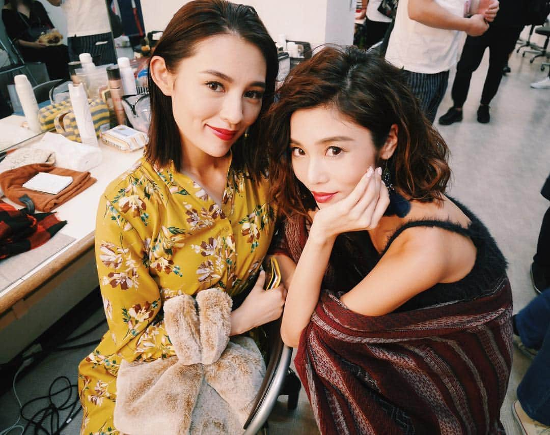 島袋聖南さんのインスタグラム写真 - (島袋聖南Instagram)「ちかこねーさんカッコ良すぎ👸🏼❤️ #神戸コレクション  #kobecollection」9月3日 17時54分 - seina4444