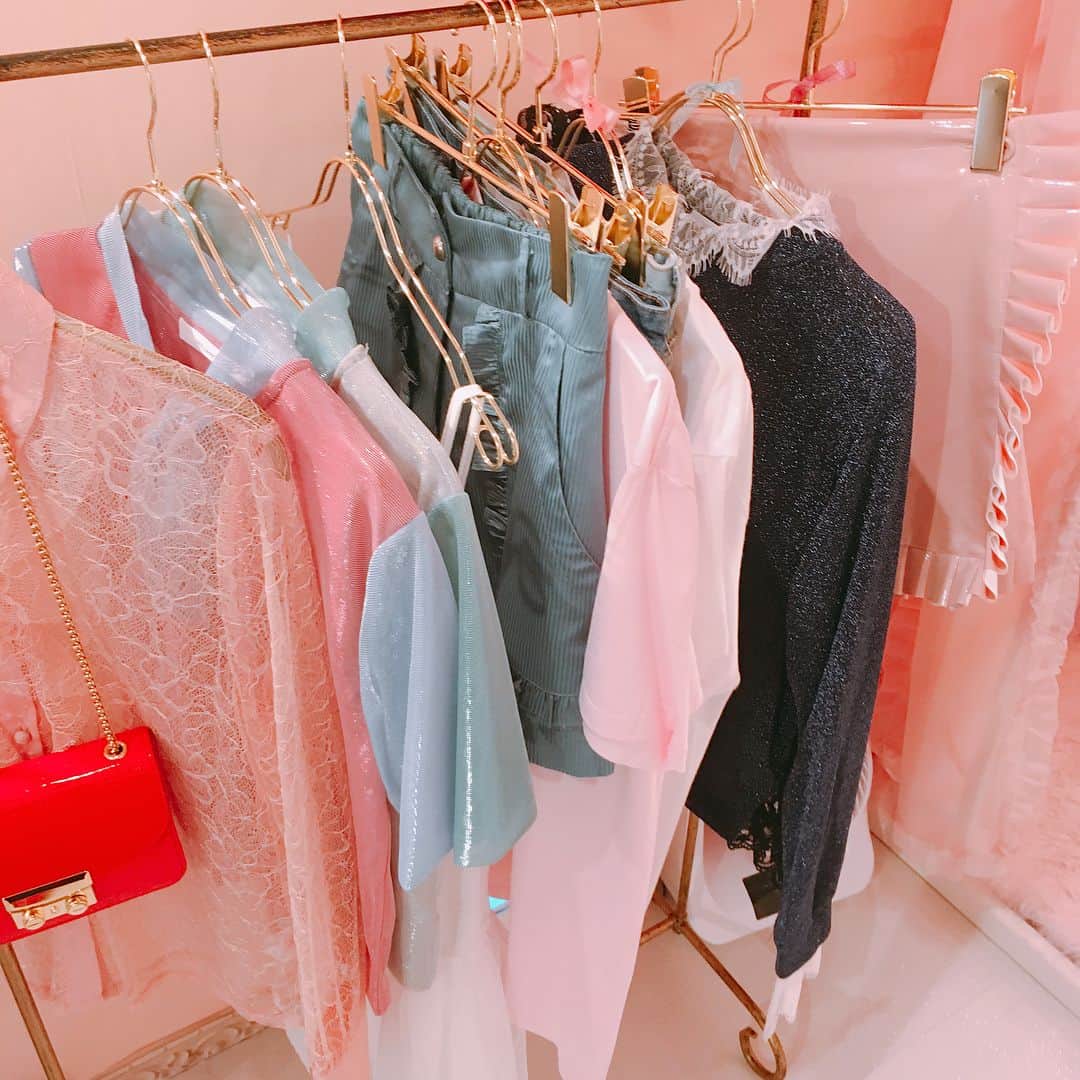 柴小聖さんのインスタグラム写真 - (柴小聖Instagram)「#manonmimie #fashion #pink #manon #shopping #candy #pop」9月3日 18時33分 - konona.official