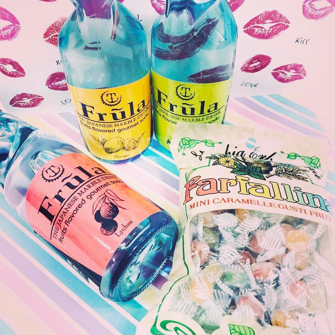 Popteenさんのインスタグラム写真 - (PopteenInstagram)「Popteen10月号付録の背景紙💗 立てかけて撮影もできるから、かなり使える😍😍😍付録の背景紙を使ったSNS映え写真、どしどし募集中です！好きなモデルのサイン入りチェキが当たるチャンス☺️☺️ #popteen  #popteen 付録 #popteen 背景紙」9月3日 21時14分 - popteen_official