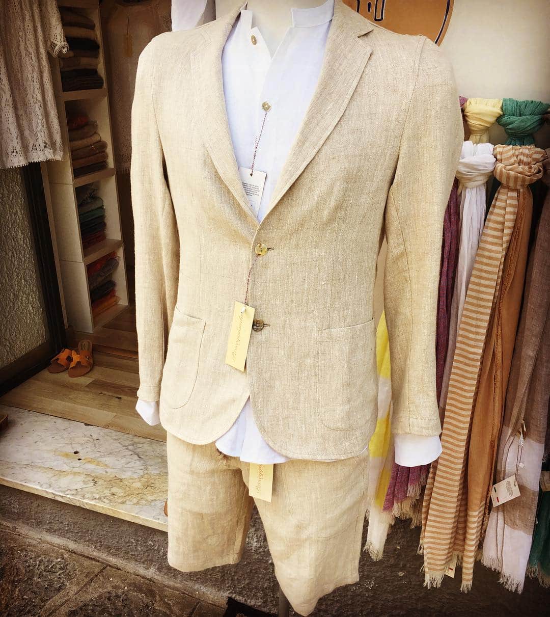 のインスタグラム：「Didn't buy it. Sorry to disappoint but these pale legs need to stay hidden.」