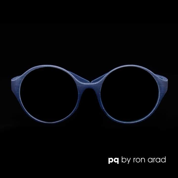 ピーキュー アイウェアのインスタグラム：「We have a clear and simple vision: create a frame made to measure for your unique personality. #Dframe #pqbyRonArad⠀ #BeAntiordinary #Sunglasses #eyewear #3Dprinting #3Dprinted #3dprinter #3dprint #color #blu #style #eyewearfashion #design #glasses #pqeyewear」