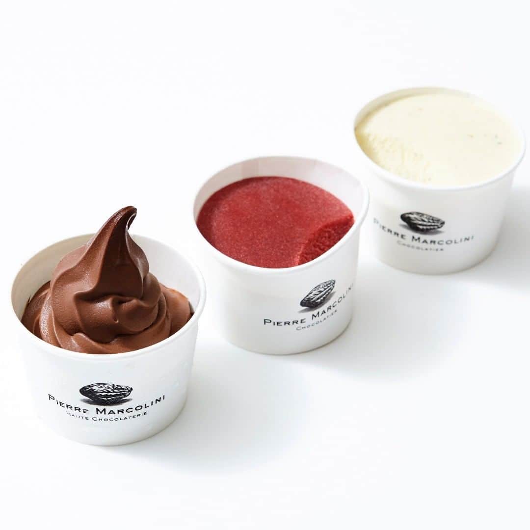 ルミネ公式のインスタグラム：「ソフトショコラ（左）は、チョコ好きのためのソフトクリーム。買ったその場で頬張って、濃厚なチョコと空気を含んだ滑らかな食感を楽しんで。カップのソルベ（中）・アイス（右）は、テイクアウトや配送も可能なので、手土産やギフトとしても。 [ #LUMINEMAGAZINE ] #lumine #ルミネ #ルミネ横浜 #ピエールマルコリーニ #pierremarcolini #ソフトクリーム #ソルベ #アイス #ソフトショコラ #カップソルベ #カップアイス #チョコ #フランボワーズ #バニラ #スイーツ #手土産 #お土産 #food #instafood #yummy #follow #followme #フォロー http://magazine.lumine.ne.jp/?p=71523」