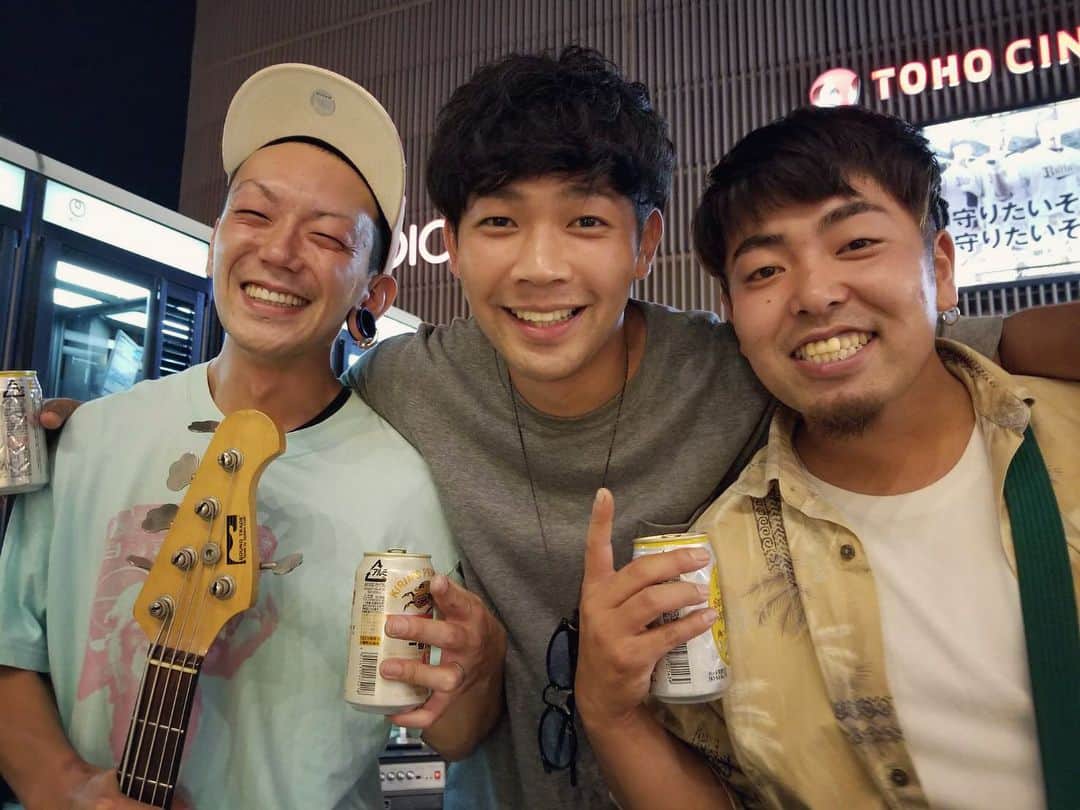 Roverのインスタグラム：「. みんな音楽が好きやなーって思った3日間くらいでした!!☺︎ . #ベリーグッドマン  #岡田だいき  #ベース正垣くん #語りまなびーくん #もつくん」