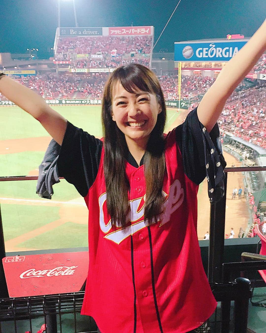 うえむらちかさんのインスタグラム写真 - (うえむらちかInstagram)「安部選手のサヨナラ覇気！！ こんなサヨナラ勝ちを観られるなんて、、 幸せすぎるんじゃーー！！！ #carp #サヨナラ覇気 #覇気Tシャツ #サヨナラ2ラン」9月5日 21時57分 - uemurachika