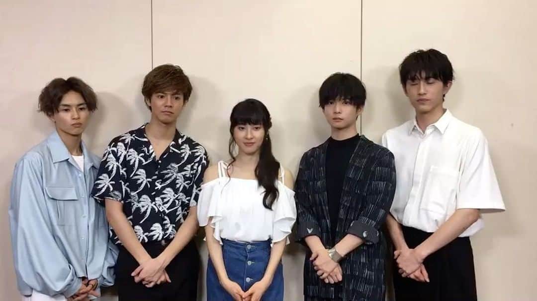 兄に愛されすぎて困ってますのインスタグラム：「🎊🎊9/6"妹の日"に解禁！🎊🎊 映画「兄こま」のDVD&Blu-rayが2018年1月10日(水)に発売決定！✨ 豪華版&通常版の映像特典にはメイキング、舞台挨拶・イベント集、豪華版にはフォトブックレットも封入予定👏 ぜひお手元において、何度でも何度でも何度でも「兄こま」の世界を楽しんでくださいね🙋✨ 詳しくはこちらhttp://www.vap.co.jp/anikoma/  #9月6日は妹の日 #メイキング #舞台挨拶 #イベント #オフショット #素材がありすぎて困ってます #嬉しい悲鳴 #久々の5ショット #お楽しみに #まだまだと思ってても #きっとあっという間 #兄に愛されすぎて困ってます #兄こま」