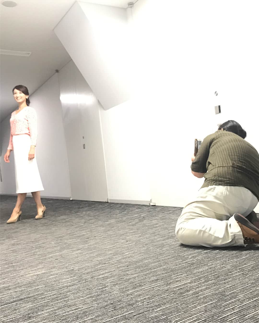 望月理恵さんのインスタグラム写真 - (望月理恵Instagram)「今日の衣装。 カメラマンはりなちゃん。 いつもありがとう。 #衣装#ランバン#LANVIN」9月6日 14時53分 - mochiee28