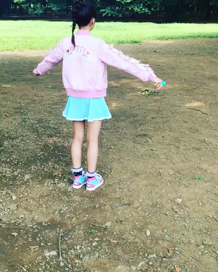 ニコ☆プチのインスタグラム：「激おこココちゃん😡 ニコ☆プチ10月号のどこのカットか探してみてね〜🌈🌈🌈 #ニコプチ #kidsfashion #阿部ここは」
