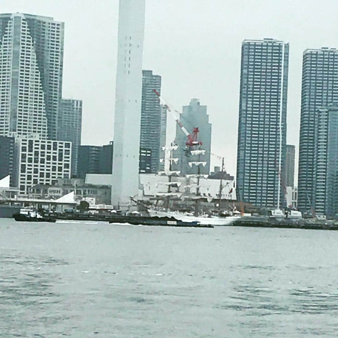 TOKYO WATER TAXIさんのインスタグラム写真 - (TOKYO WATER TAXIInstagram)「#tokyowatertaxi  #晴海埠頭 #珍しい帆船が停泊中 #メキシコの帆船です #東京ウォータータクシーなら海上で 並んで写真が撮れますよ🎶」9月6日 19時45分 - tokyowatertaxi