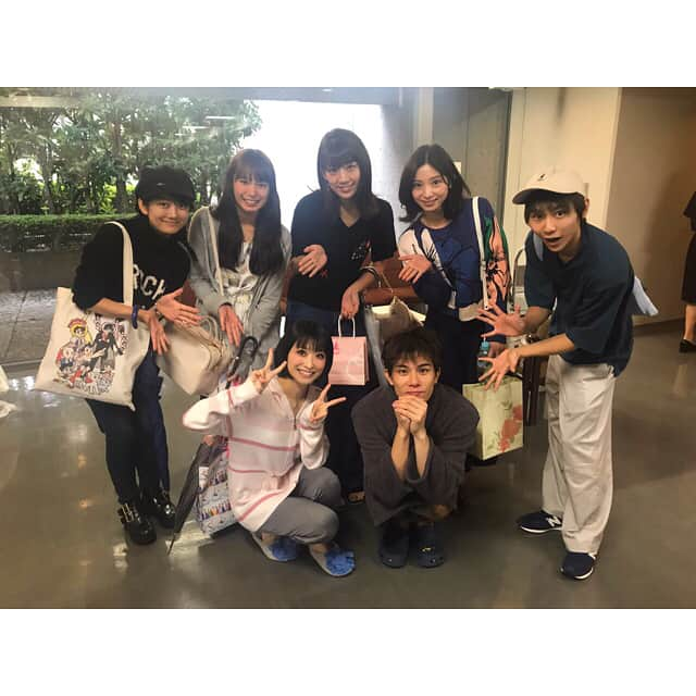 佐藤美希さんのインスタグラム写真 - (佐藤美希Instagram)「今年も「DEATH NOTE THE MUSICAL」観てきたよ！キャストの方々の迫力のある歌声はパワーアップしていました！終始鳥肌が立つほどのかっこよさ！！ 公演終わりにみんなで楽屋挨拶。ホリプロ勢☆女の子はみんなホリプロタレントスカウトキャラバン出身♡  #deathnote #musical #デスノート #ミュージカル #ホリプロ #TSC #森田涼花 #関水渚 #入来茉里 #須賀健太 #ミサミサ 役 #唯月ふうか #夜神月 役 #柿澤勇人」9月6日 20時24分 - satomiki0626