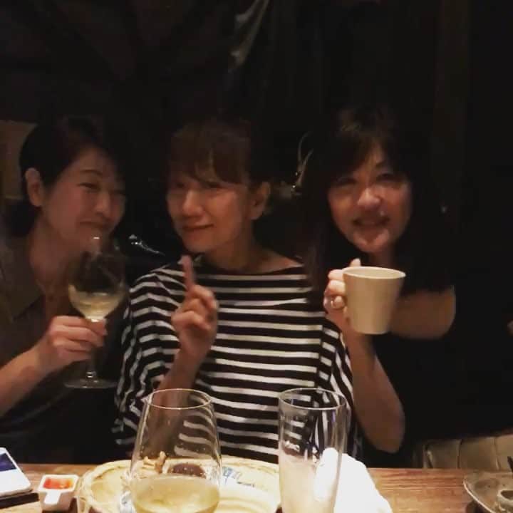 小林ひろ美のインスタグラム：「大人の美容女子会✨ 楽しすぎる！飲みすぎる😆  #beauty##美容女子会 #藤原美智子#安倍佐和子#西山舞 #私たちも居ます #山本浩未 #千吉良恵子#小林ひろ美」