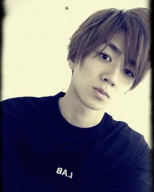 千綿勇平のインスタグラム：「8ミリのアプリ。使いこなしたい。」