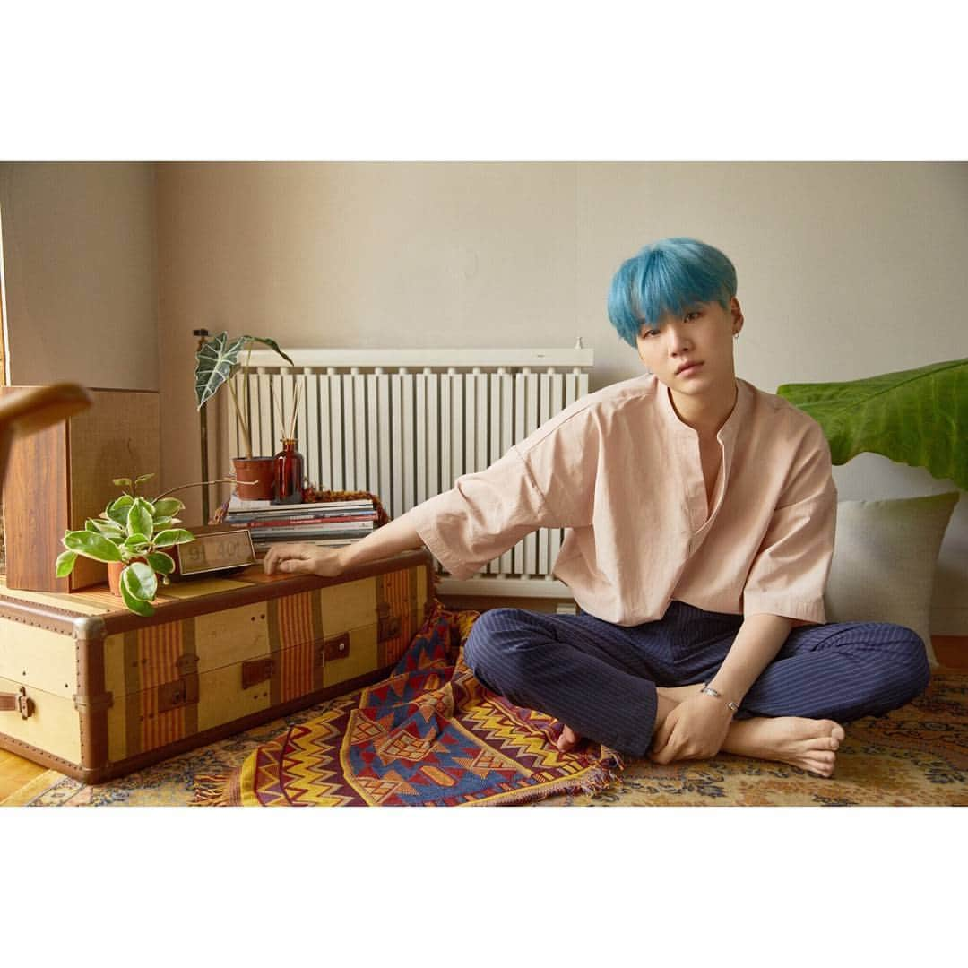 BTSさんのインスタグラム写真 - (BTSInstagram)「#BTS #방탄소년단 #LOVE_YOURSELF 承 'Her' Concept Photo L version」9月7日 0時00分 - bts.bighitofficial