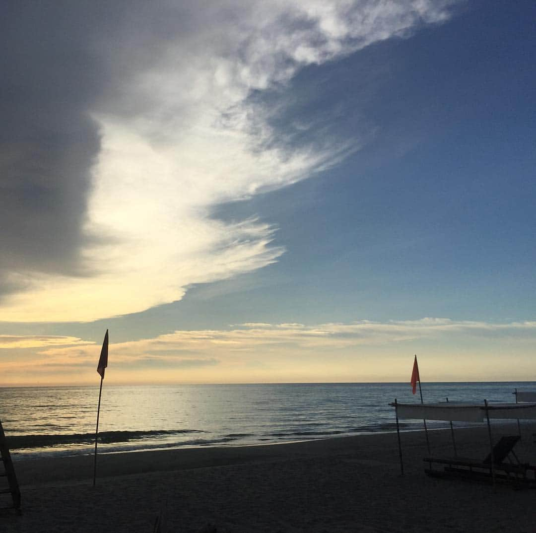 矢島里佳のインスタグラム：「Zambales,Philippines.  #zambales #philippines #sea #フィリピン #海 #プライベートビーチ」