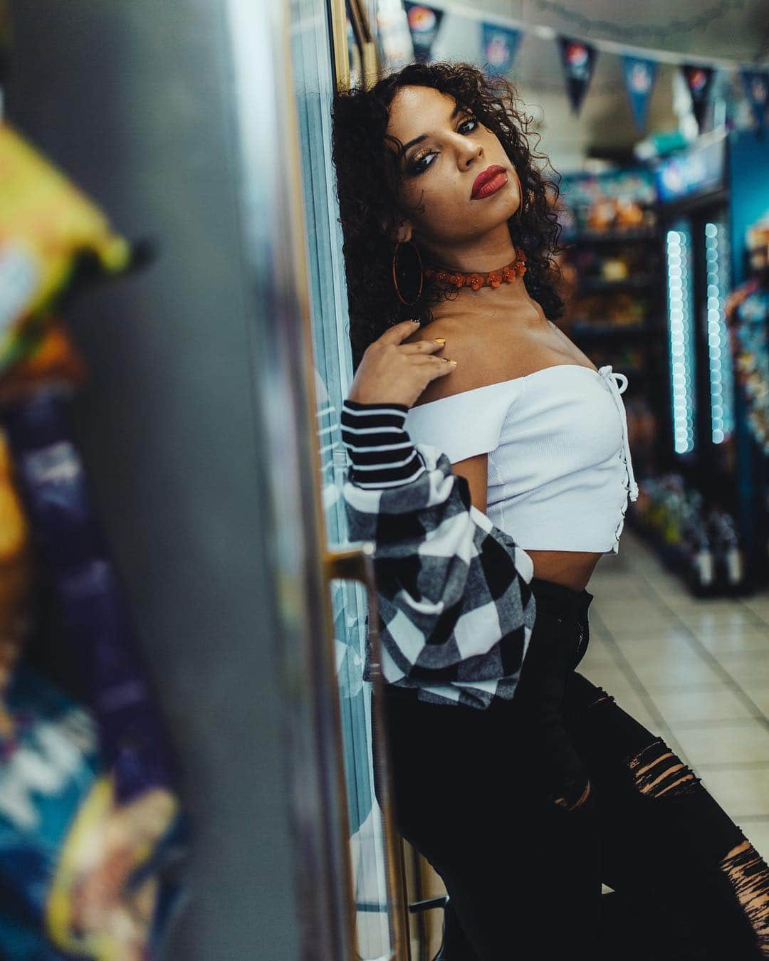 ダニエル・ポランコさんのインスタグラム写真 - (ダニエル・ポランコInstagram)「NYC Bodega Life 😎 📷 by @spliffin_shoots  Flashback to @banjiraya set for her "wild thoughts" cover. Check out the link on her bio 🤗  #BodegaLife #NycLife #NYBodega #SpanishHarlem #ElBarrio #ElBarrioNYC #WhereTheEliteMeet #DaniellePolanco #Spliffin_Shoots #BoricuaYDominicana #BronxGirl #HeelsQueen #HeelsRoyalty #WildThoughts #Femmology #FemmologyFounder #BombshellsOnly #RedLip」9月7日 2時17分 - dannip18