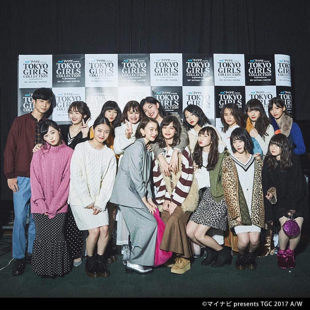 東京ガールズコレクションさんのインスタグラム写真 - (東京ガールズコレクションInstagram)「マイナビ presents TGC’17 A/W PHOTO GALLERY vol.008 BACK STAGE OFF SHOT SHOW BRAND：#LOWRYSFARM（@lowrysfarm_official） ・ FASHION SHOWの全ルックは公式サイトへ💻💕 ・ #TGC #TOKYOGIRLSCOLLECTION #fashion #event #ootd #model #japan #tokyo #girl #autumn #ファッション #東京ガールズコレクション #emma #武田玲奈 #田辺桃子 #坂井仁香 #岡田結実 #福士マリ #渡辺梨加（#欅坂46）#渡邉理佐（欅坂46）#堀未央奈（#乃木坂46） #鈴木仁 #岡本夏美 #安藤ニコ #福原遥 #江野沢愛美 #齋藤飛鳥（乃木坂46）」9月7日 10時13分 - tgc_staff