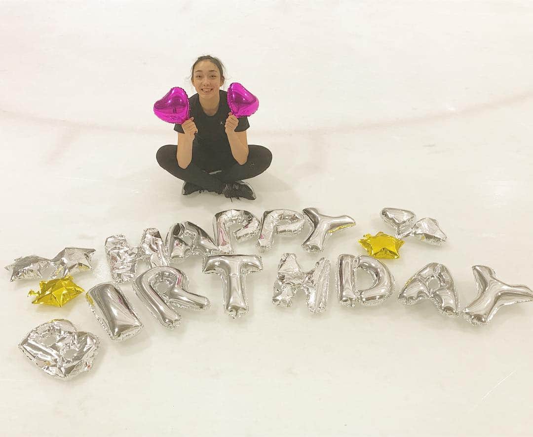 本郷理華のインスタグラム：「21歳になりました😆 たくさんの温かいメッセージありがとうございます！嬉しいです😊 リンクにたくさんプレゼントやお手紙が届いていて嬉しかったです！ありがとうございました😊 21歳も楽しく頑張ります✌🏻」