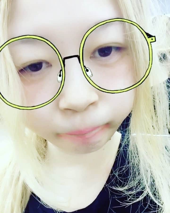川瀬智子のインスタグラム：「9/9 ぴあフェス出るよ #リハ #ハーリー #急遽 #ぴあ #今日やっと全てを把握したので告知 #てか明後日 #チケットまだあるそうなので東京近郊の方は遊びに来てね🍿🍩 #thebrilliantgreen #アンニュイなぬるめのサウンドでやってます♨️」