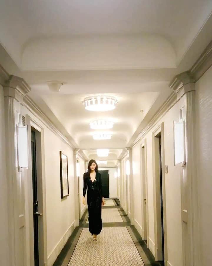 スイ・ヒーのインスタグラム：「💃」